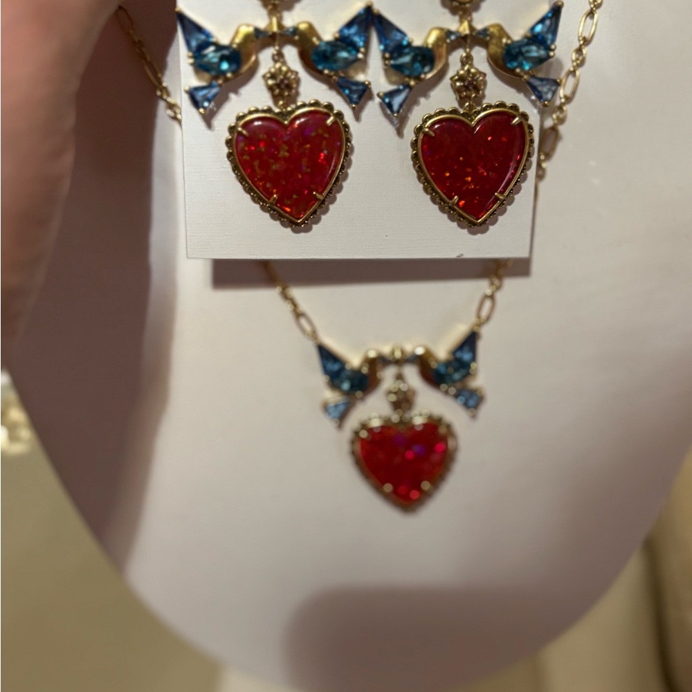 Kendra Scott | Disney Snow White Necklace & Matching Earrings
